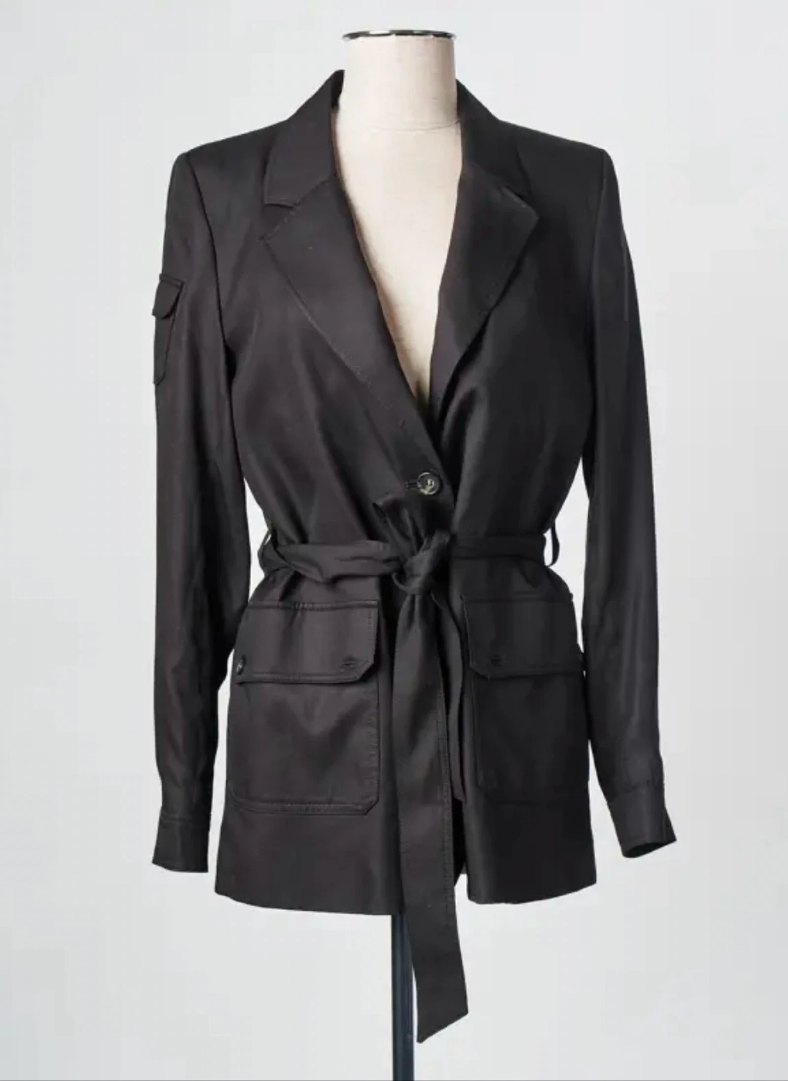 O Blazer ceinturé preto em Lyocell da Kooples Paris – Tamanho 34 – photo 10
